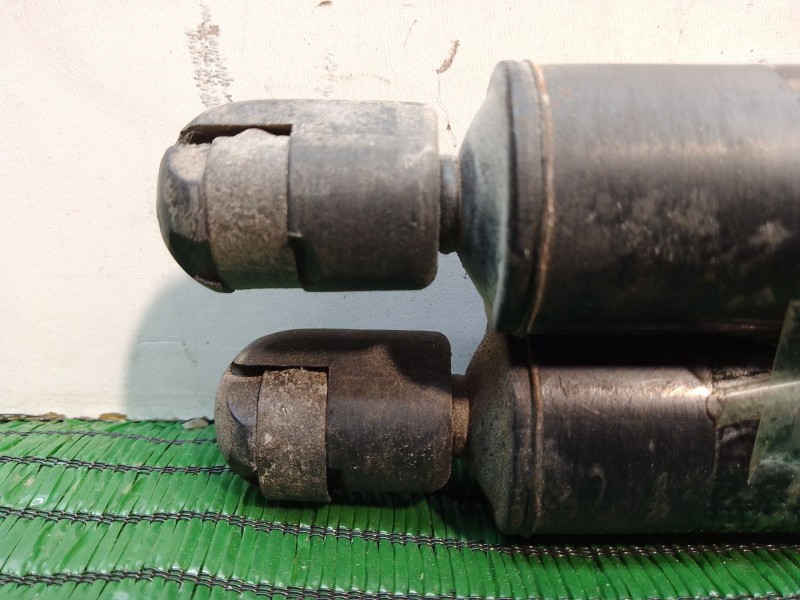 Recambio de amortiguadores maletero / porton para hyundai trajet (fo) 2.0 gls referencia OEM IAM 817713A001 817713A001 1F11