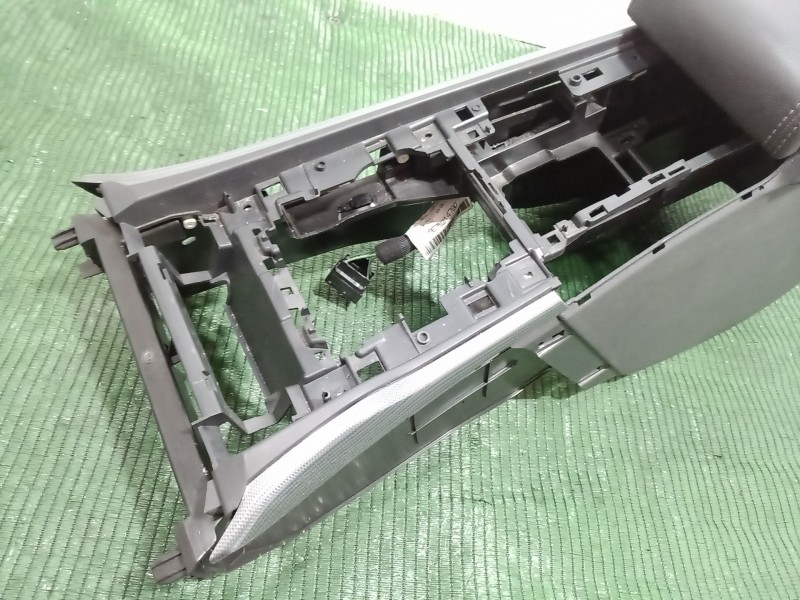 Recambio de consola central trasera para peugeot 508 i (8d_) 2.0 hdi referencia OEM IAM   