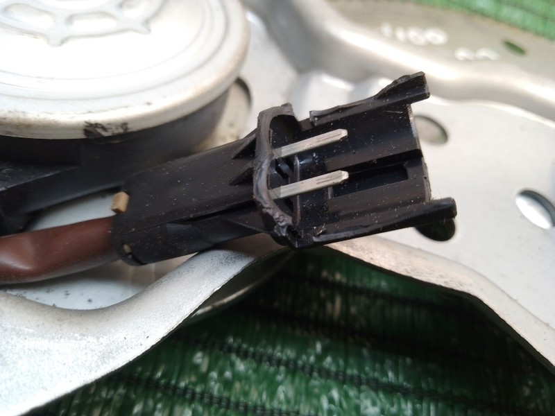 Recambio de elevalunas delantero derecho para kia carens referencia OEM IAM OK2FA587256Y OK2FA587256Y XH004PO