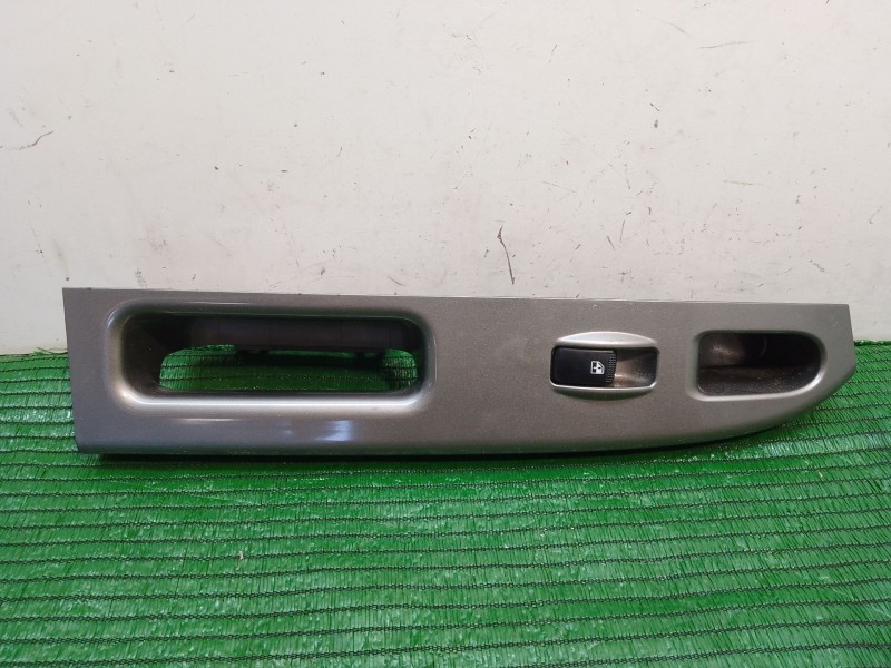 Recambio de mando elevalunas trasero izquierdo para kia carens referencia OEM IAM 45552011110 45552011110 OK2FAB66370