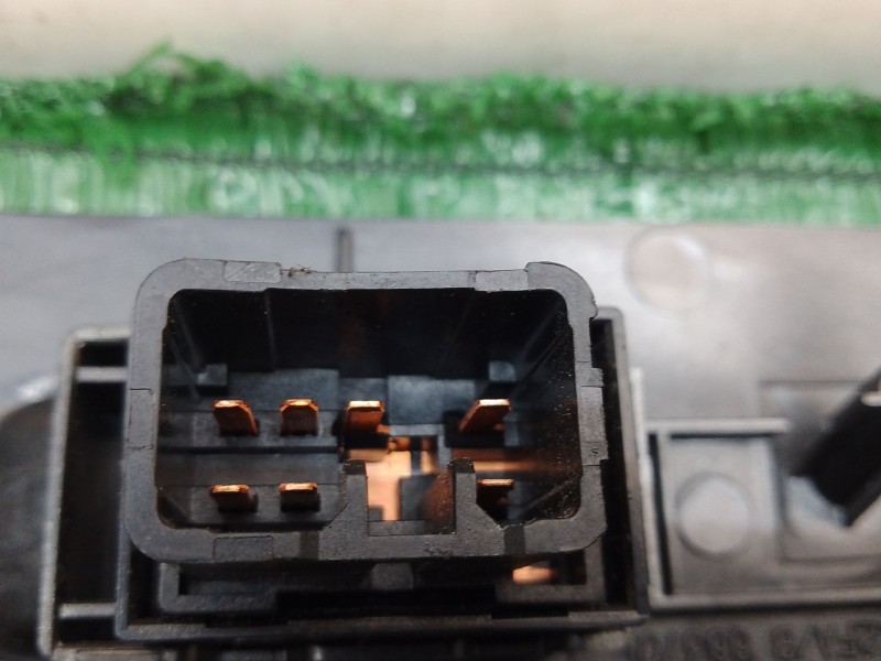 Recambio de mando elevalunas trasero izquierdo para kia carens referencia OEM IAM 45552011110 45552011110 OK2FAB66370