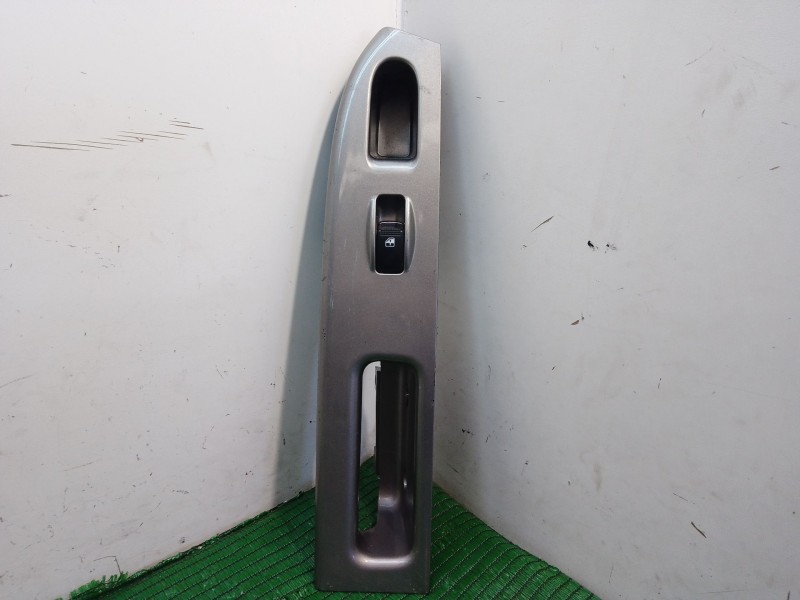 Recambio de mando elevalunas trasero derecho para kia carens referencia OEM IAM 45552561110 45552561110 OK2FAB66380