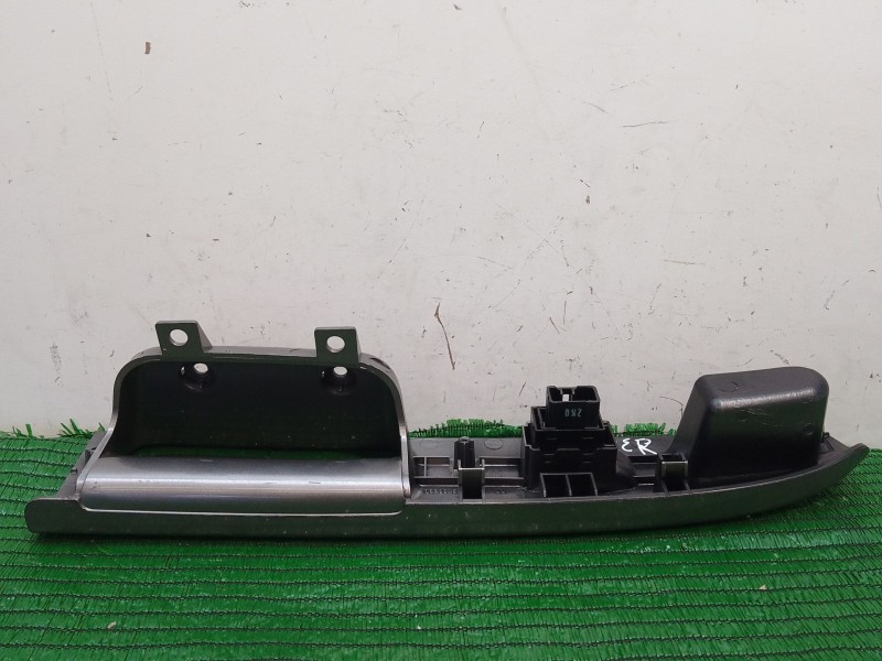 Recambio de mando elevalunas trasero derecho para kia carens referencia OEM IAM 45552561110 45552561110 OK2FAB66380