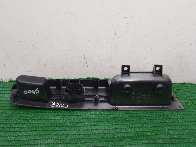 Recambio de mando elevalunas trasero derecho para kia carens referencia OEM IAM 45552561110 45552561110 OK2FAB66380