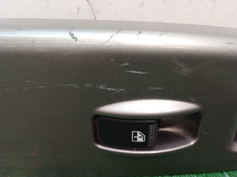 Recambio de mando elevalunas trasero derecho para kia carens referencia OEM IAM 45552561110 45552561110 OK2FAB66380