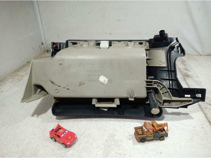 Recambio de guantera para citroën c4 picasso exclusive referencia OEM IAM 9654110677 9654110677 9654110677