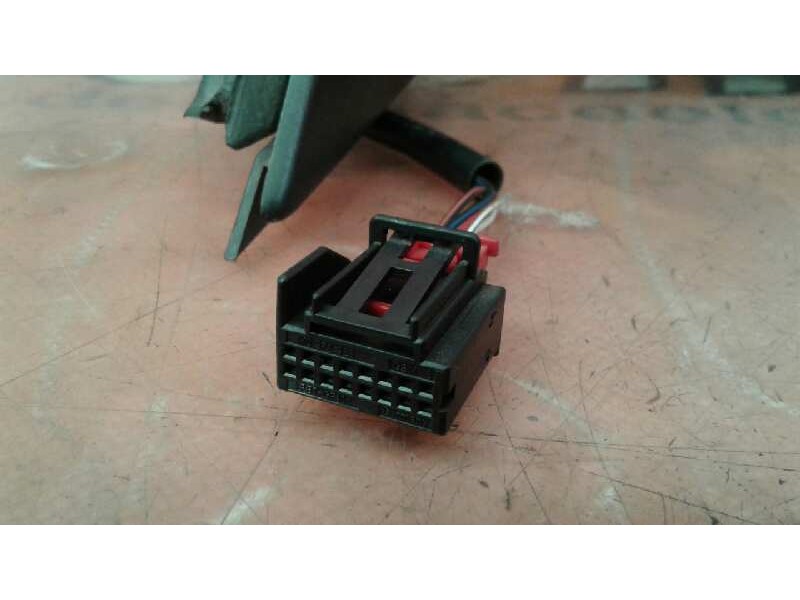 Recambio de retrovisor izquierdo para audi a3 (8p) 2.0 tdi referencia OEM IAM   