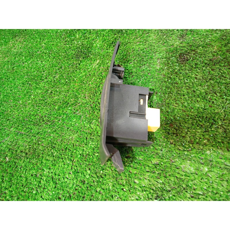 Recambio de mando elevalunas trasero derecho para toyota avensis berlina (t25) 2.0 d4-d executive berlina (5-ptas.) referencia O