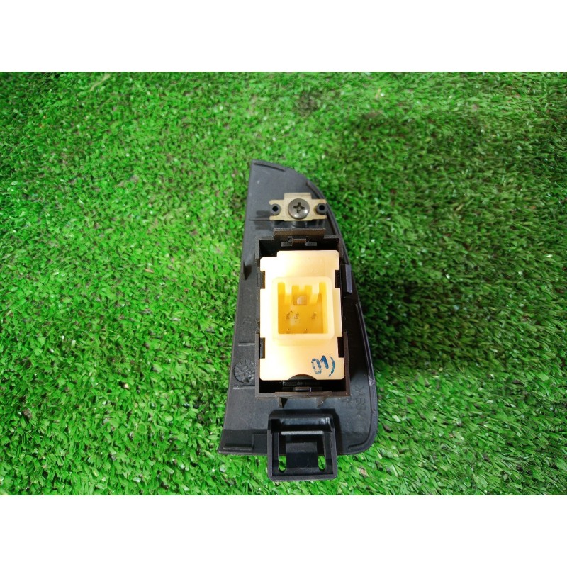 Recambio de mando elevalunas trasero derecho para toyota avensis berlina (t25) 2.0 d4-d executive berlina (5-ptas.) referencia O