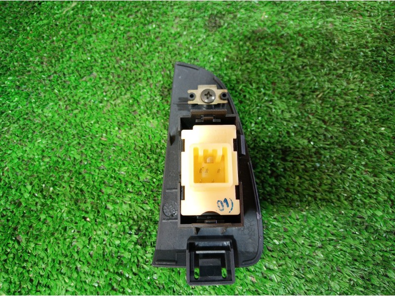 Recambio de mando elevalunas trasero derecho para toyota avensis berlina (t25) 2.0 d4-d executive berlina (5-ptas.) referencia O