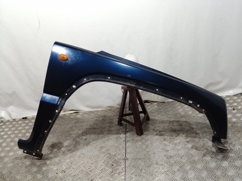 Recambio de aleta delantera derecha para jeep cherokee (kj) 2.5 crd básico referencia OEM IAM 5288089 5288089 5288089