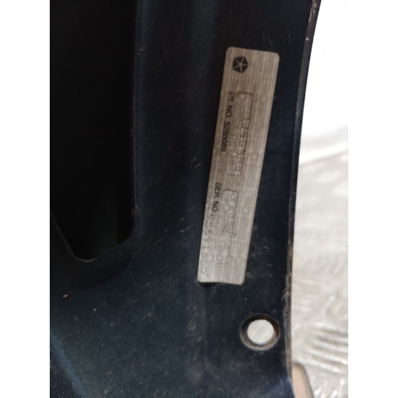 Recambio de aleta delantera derecha para jeep cherokee (kj) 2.5 crd básico referencia OEM IAM 5288089 5288089 5288089