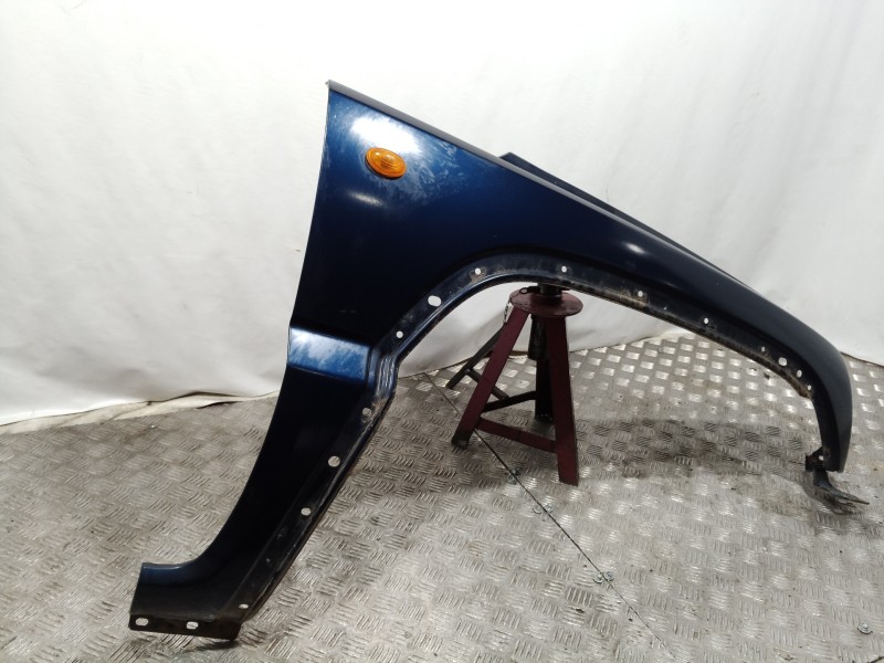 Recambio de aleta delantera derecha para jeep cherokee (kj) 2.5 crd básico referencia OEM IAM 5288089 5288089 5288089