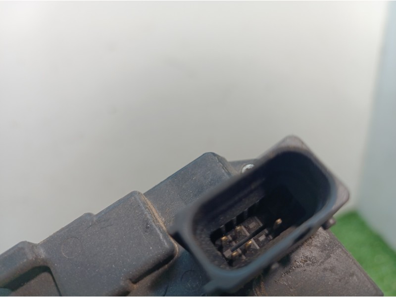 Recambio de cerradura puerta trasera izquierda para opel astra h berlina cosmo referencia OEM IAM 13128115 13128115 13128115