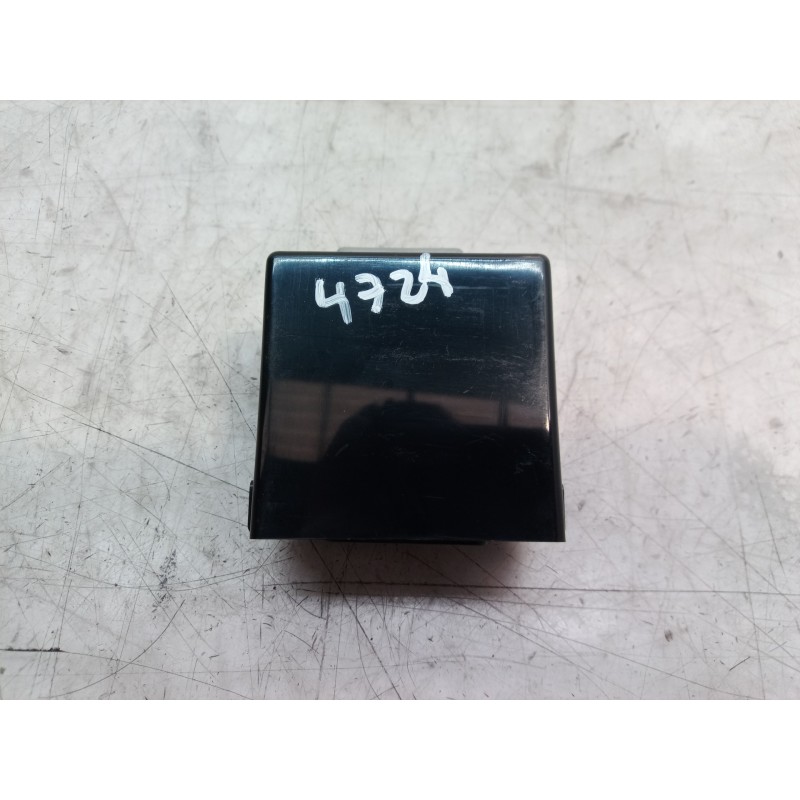 Recambio de modulo electronico para toyota corolla (e12) 1.4 d-4d luna compact referencia OEM IAM 8865002331 8865002331 88650023