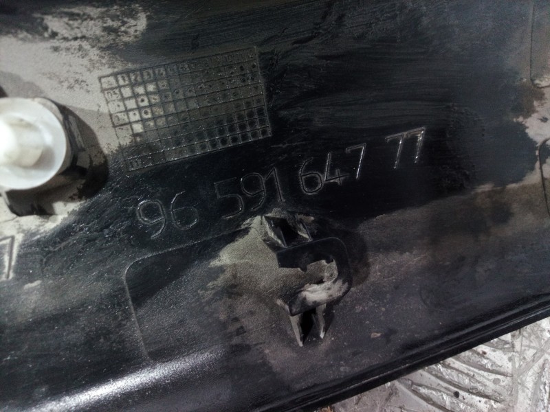 Recambio de moldura para peugeot partner (s2) combi plus referencia OEM IAM 9659164777 9659164777 9659164777