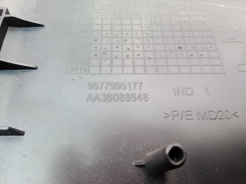 Recambio de guantera para peugeot 308 sw allure referencia OEM IAM 9677995177 9677995177 9677995177