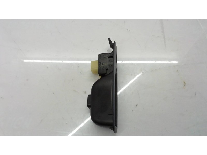 Recambio de mando elevalunas trasero derecho para renault captur helly hansen referencia OEM IAM   