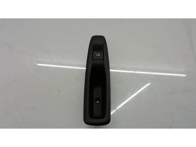 Recambio de mando elevalunas trasero izquierdo para renault captur helly hansen referencia OEM IAM   