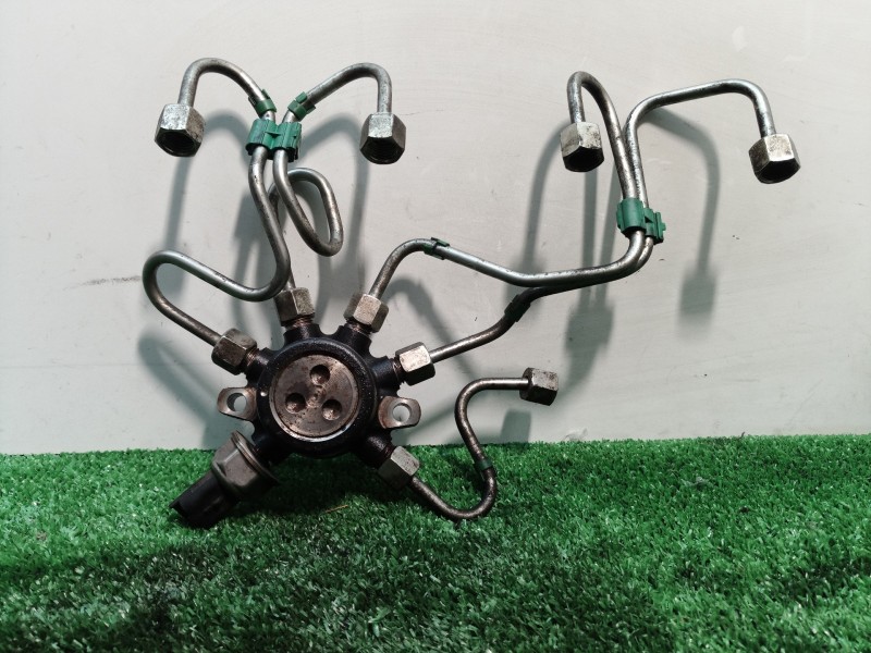 Recambio de rampa inyectora para nissan note (e11e) acenta referencia OEM IAM 8200584034 8200584034 8200584034