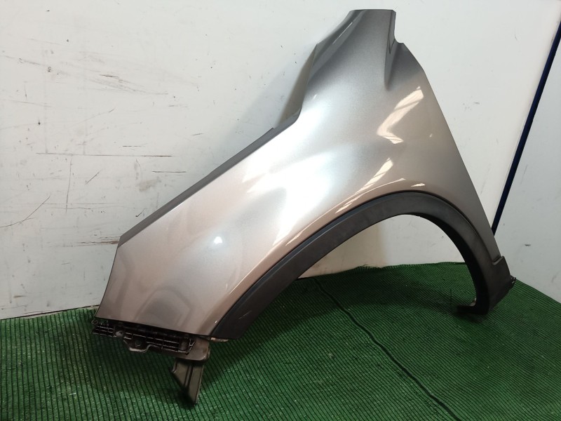 Recambio de aleta delantera izquierda para kia sorento ii (xm) 2.4 cvvt referencia OEM IAM   