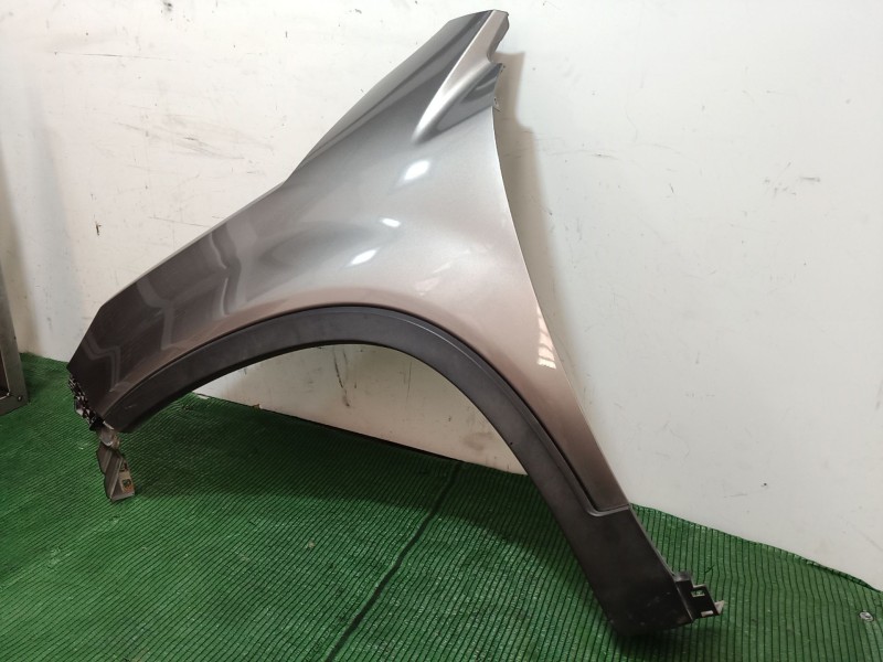 Recambio de aleta delantera izquierda para kia sorento ii (xm) 2.4 cvvt referencia OEM IAM   