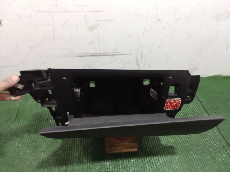 Recambio de guantera para peugeot 508 i (8d_) 2.0 hdi referencia OEM IAM 9686450877 9686450877 9686450877