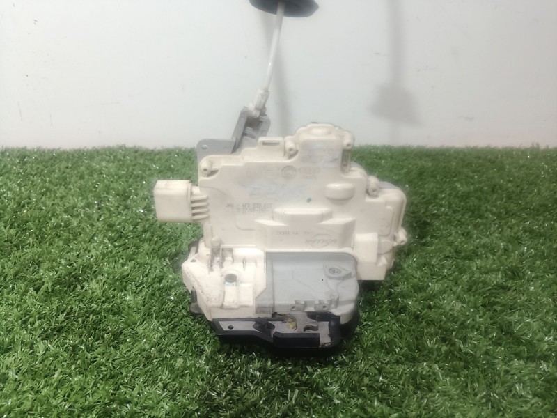 Recambio de cerradura puerta trasera izquierda para audi a3 (8p) 2.0 tdi referencia OEM IAM   