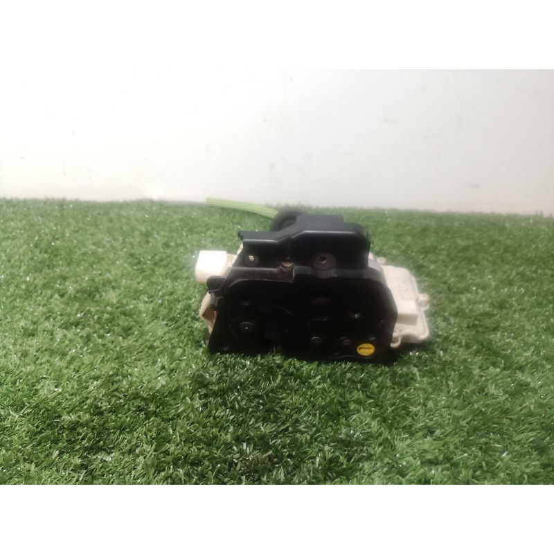 Recambio de cerradura puerta trasera izquierda para audi a3 (8p) 2.0 tdi referencia OEM IAM   