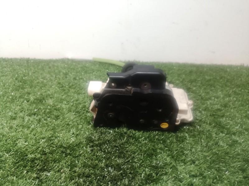 Recambio de cerradura puerta trasera izquierda para audi a3 (8p) 2.0 tdi referencia OEM IAM   