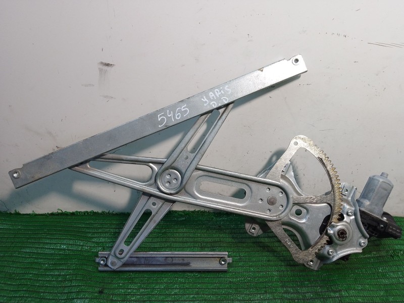 Recambio de elevalunas delantero derecho para toyota yaris (_p1_) 1.5 (ncp13_) referencia OEM IAM 857100D100 AV2621002330 973582