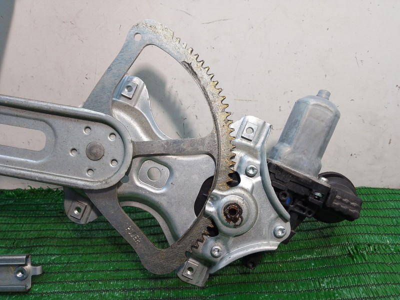 Recambio de elevalunas delantero derecho para toyota yaris (_p1_) 1.5 (ncp13_) referencia OEM IAM 857100D100 AV2621002330 973582