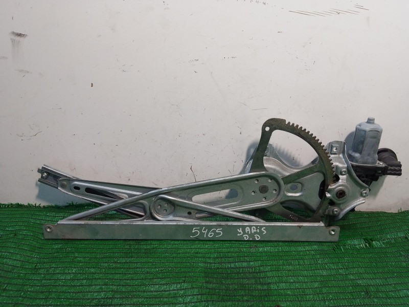 Recambio de elevalunas delantero derecho para toyota yaris (_p1_) 1.5 (ncp13_) referencia OEM IAM 857100D100 AV2621002330 973582