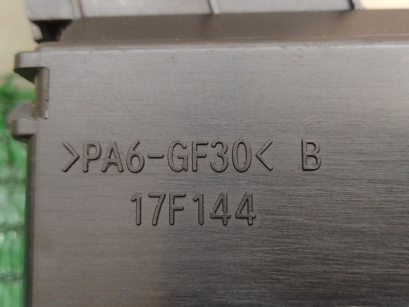 Recambio de mando limpia para toyota yaris (_p1_) 1.5 (ncp13_) referencia OEM IAM 17F144 0D030 PA6GF30B