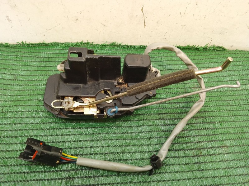 Recambio de cerradura puerta delantera derecha para kia carens referencia OEM IAM SINREFERENCIA SIN REFERENCIA SIN REFERENCIA