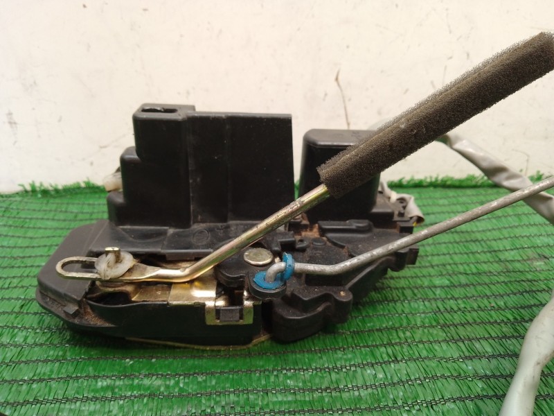 Recambio de cerradura puerta delantera derecha para kia carens referencia OEM IAM SINREFERENCIA SIN REFERENCIA SIN REFERENCIA