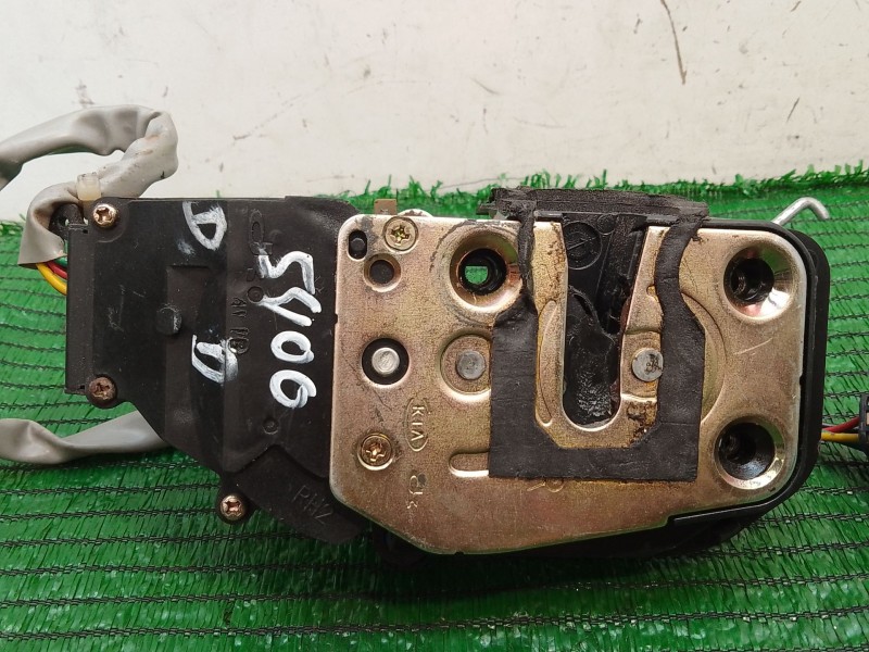 Recambio de cerradura puerta delantera derecha para kia carens referencia OEM IAM SINREFERENCIA SIN REFERENCIA SIN REFERENCIA