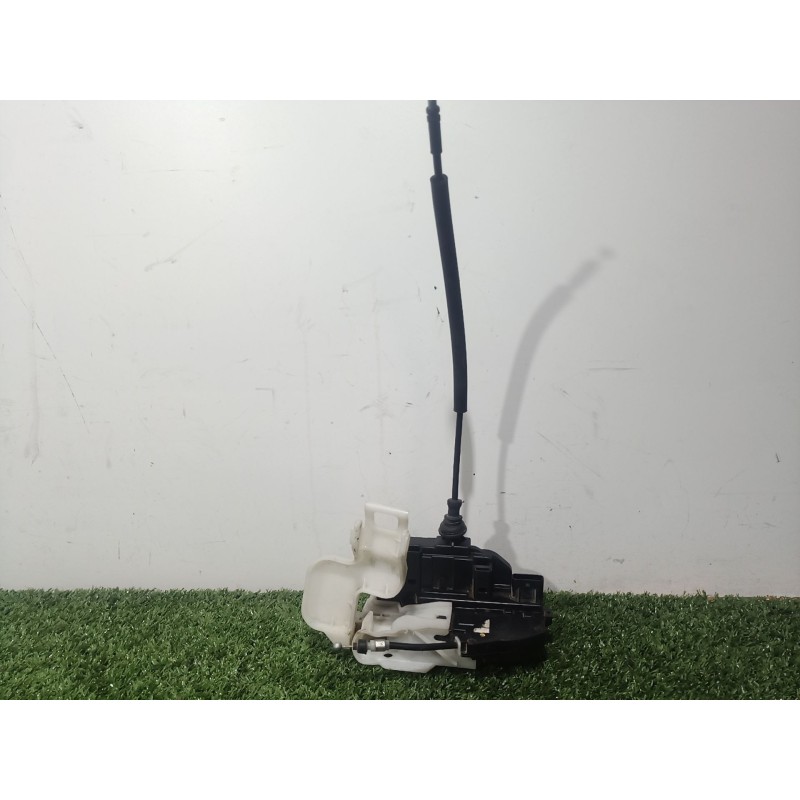 Recambio de cerradura puerta delantera derecha para kia cee´d referencia OEM IAM 4706E 4706E 4706E