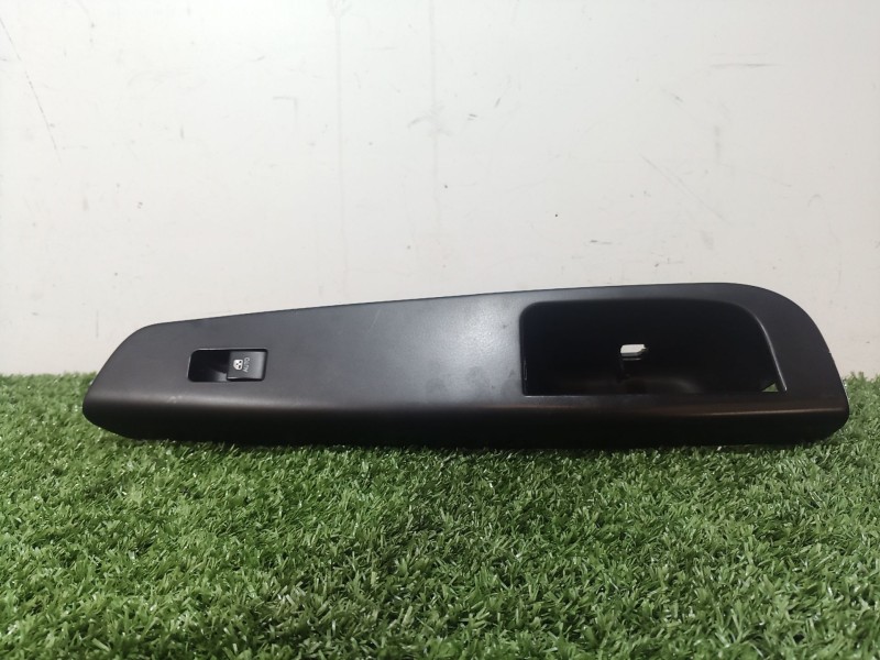 Recambio de mando elevalunas delantero derecho para kia cee´d referencia OEM IAM   