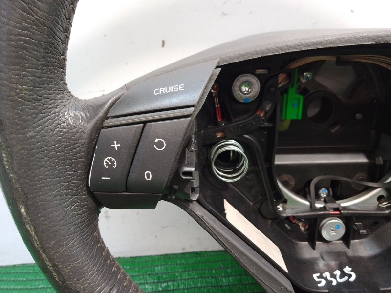 Recambio de volante para volvo s60 berlina referencia OEM IAM 8666883 CU55036213320071 08666887