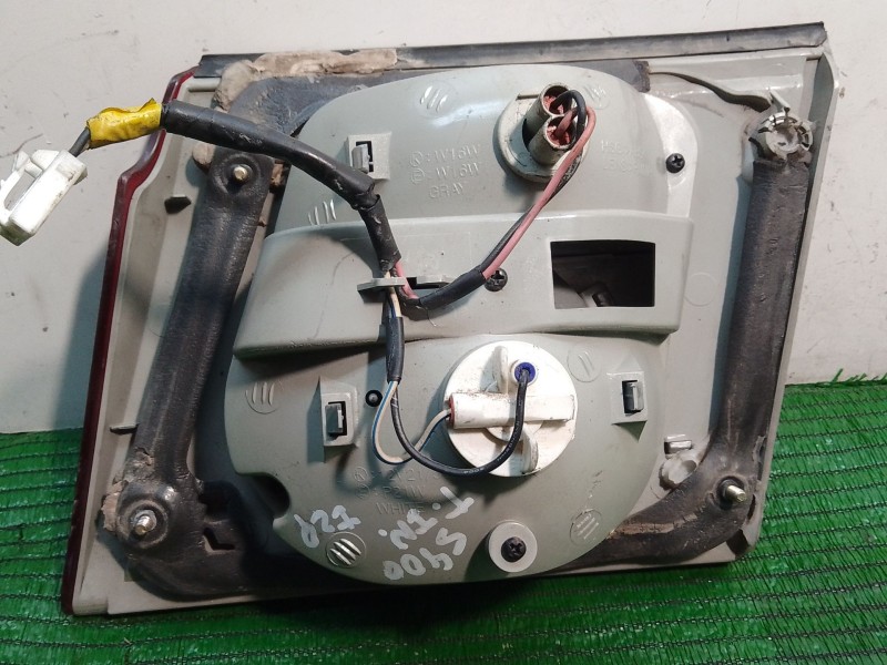 Recambio de piloto trasero izquierdo interior para kia carens referencia OEM IAM 0K2FB51170 0K2FB51170 0K2FB51170