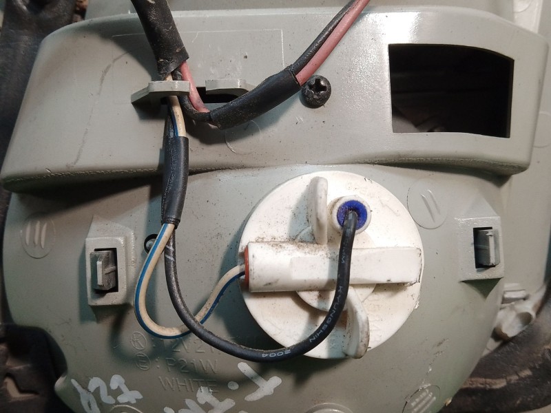 Recambio de piloto trasero izquierdo interior para kia carens referencia OEM IAM 0K2FB51170 0K2FB51170 0K2FB51170