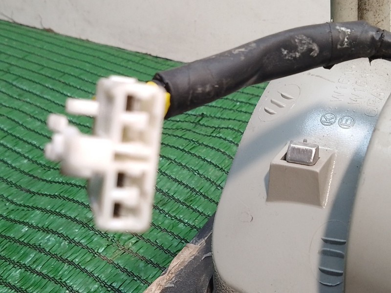 Recambio de piloto trasero izquierdo interior para kia carens referencia OEM IAM 0K2FB51170 0K2FB51170 0K2FB51170