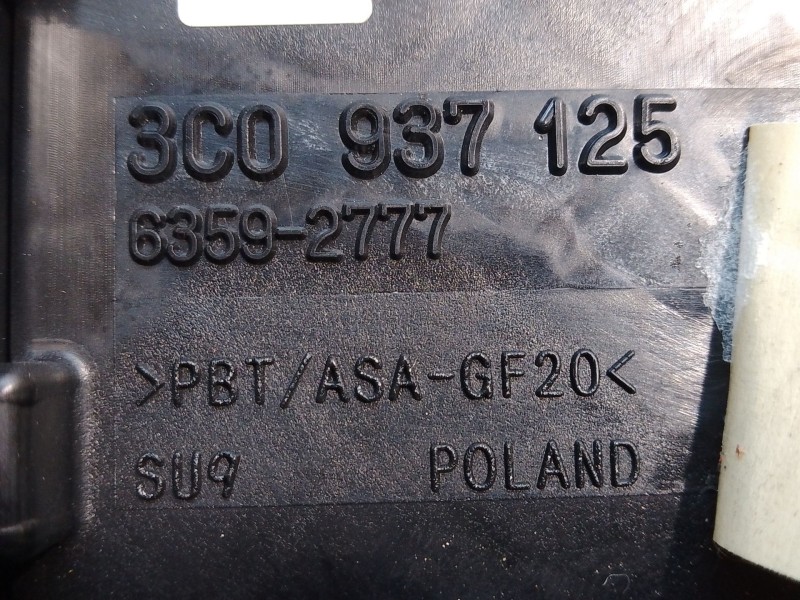 Recambio de caja reles / fusibles para volkswagen passat b6 (3c2) 2.0 tdi referencia OEM IAM 63592777 L0190326080906 3C0937125