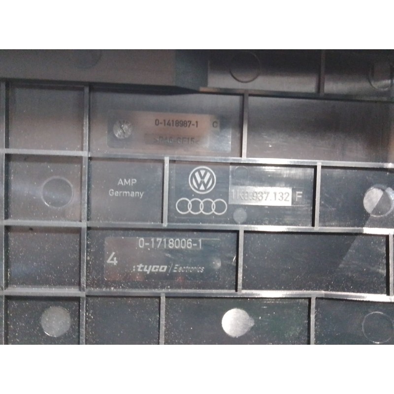 Recambio de caja reles / fusibles para volkswagen passat b6 (3c2) 2.0 tdi referencia OEM IAM 63592777 L0190326080906 3C0937125