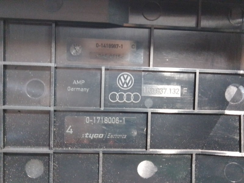 Recambio de caja reles / fusibles para volkswagen passat b6 (3c2) 2.0 tdi referencia OEM IAM 63592777 L0190326080906 3C0937125