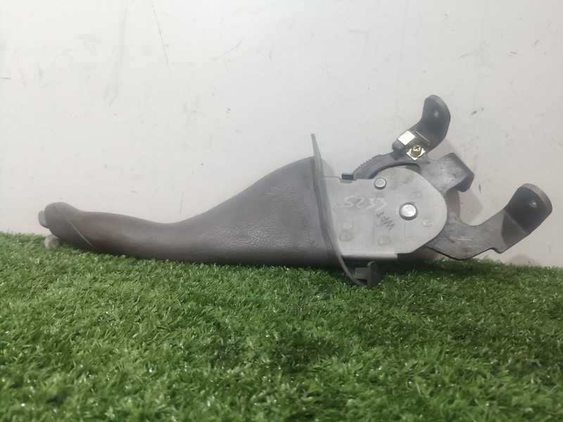 Recambio de palanca freno de mano para hyundai trajet (fo) 2.0 gls referencia OEM IAM 938303A0 938303A0 938303A0