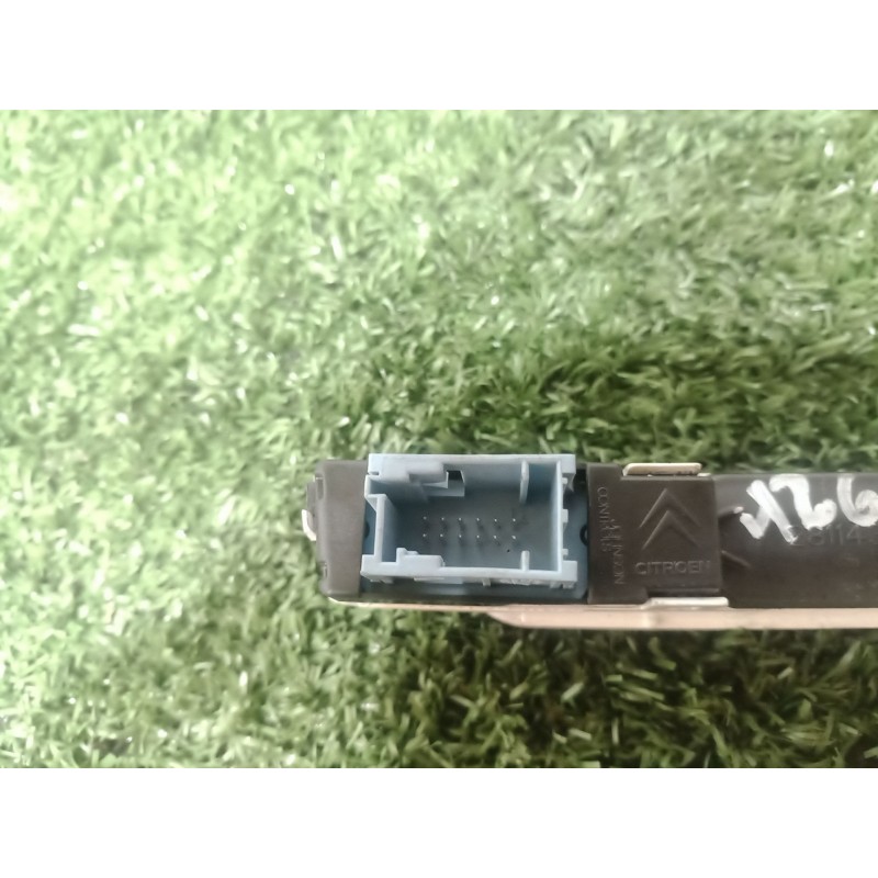 Recambio de pantalla multifuncion para citroën c4 picasso business class referencia OEM IAM 28114355 28114355 28114355