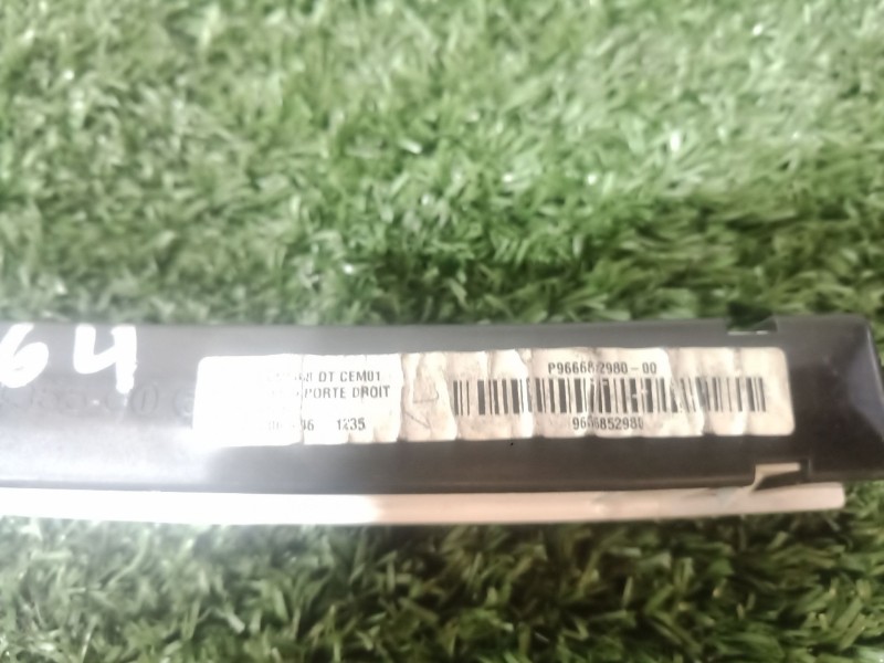 Recambio de pantalla multifuncion para citroën c4 picasso business class referencia OEM IAM 28114355 28114355 28114355