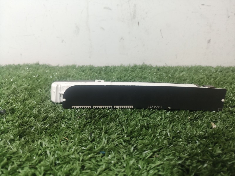 Recambio de pantalla multifuncion para citroën c4 picasso business class referencia OEM IAM 28114355 28114355 28114355